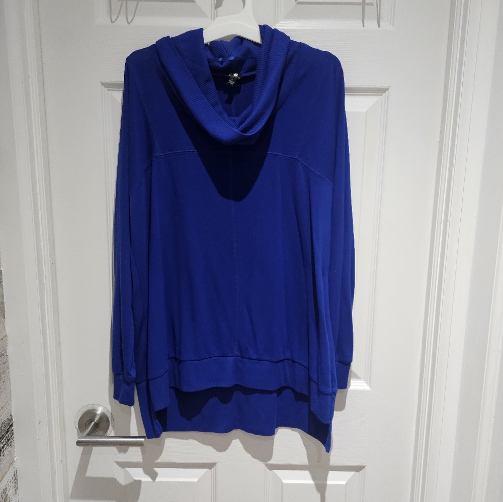Long sleeves sweater